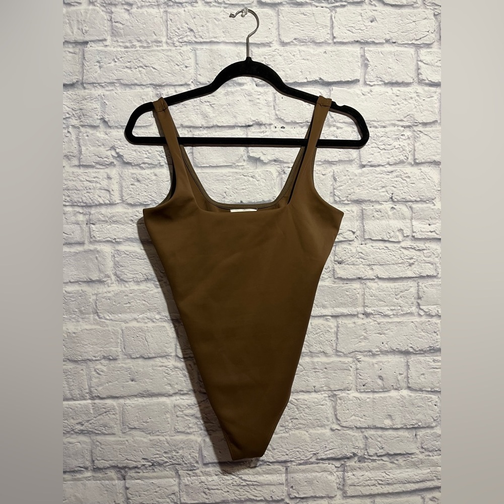 New Good American Modern Tank Scuba Bodysuit Size Medium - Picture 3 of 8